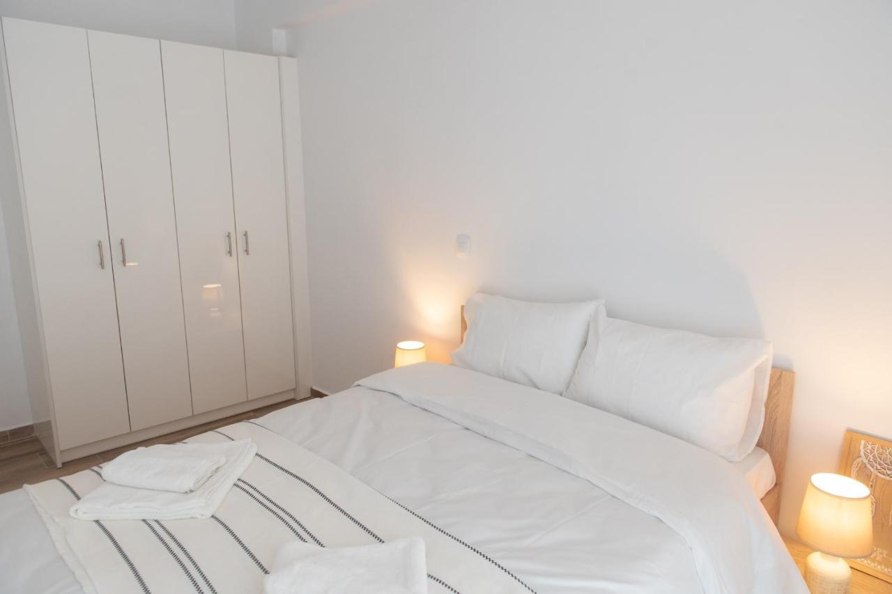 Stylish Spacious Apartment In Palaio Faliro Athen Eksteriør bilde